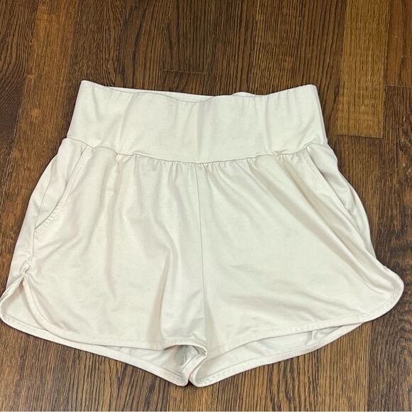 Varley Cream Romney Short Small - Picture 6 of 8